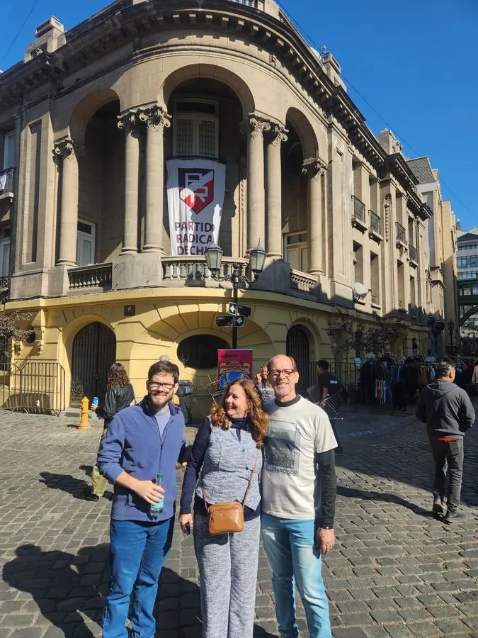 Travelers in the París-Londres neighborhood, downtown Santiago